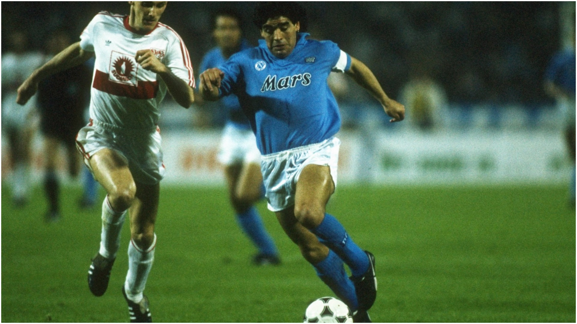 Maradona, fenomeni që udhëhoqi Napolin drejt trofeut të vetëm UEFA në histori