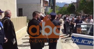 VIDEO/ Konflikt fizik me drejtorin e policisë, gjykata jep masën e sigurisë për mjekun në Berat