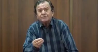 VIDEO/ “Mora gjobë 100 mijë lekë”, Muharrem Hoxha i bën parodi shtetrrethimit