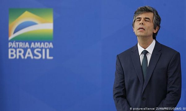 Mijëra raste në ditë nga koronavirusi, jep dorëheqjen ministri i shëndetësisë në Brazil