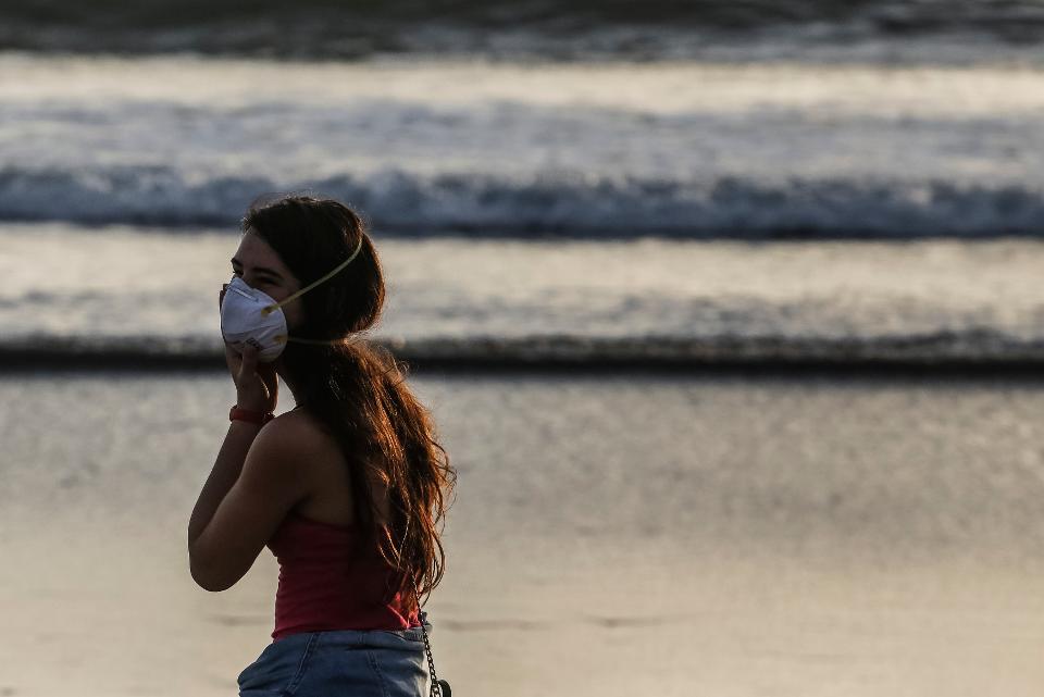 Studimi shuan shpresat: Ky është ndikimi që ka rritja e temperaturave te koronavirusi