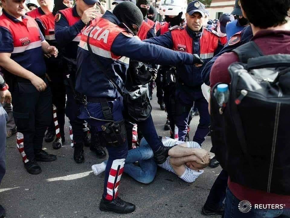 Policia bën bilancin e djeshëm: Arrestuam 7 persona, na goditën me shkopinj