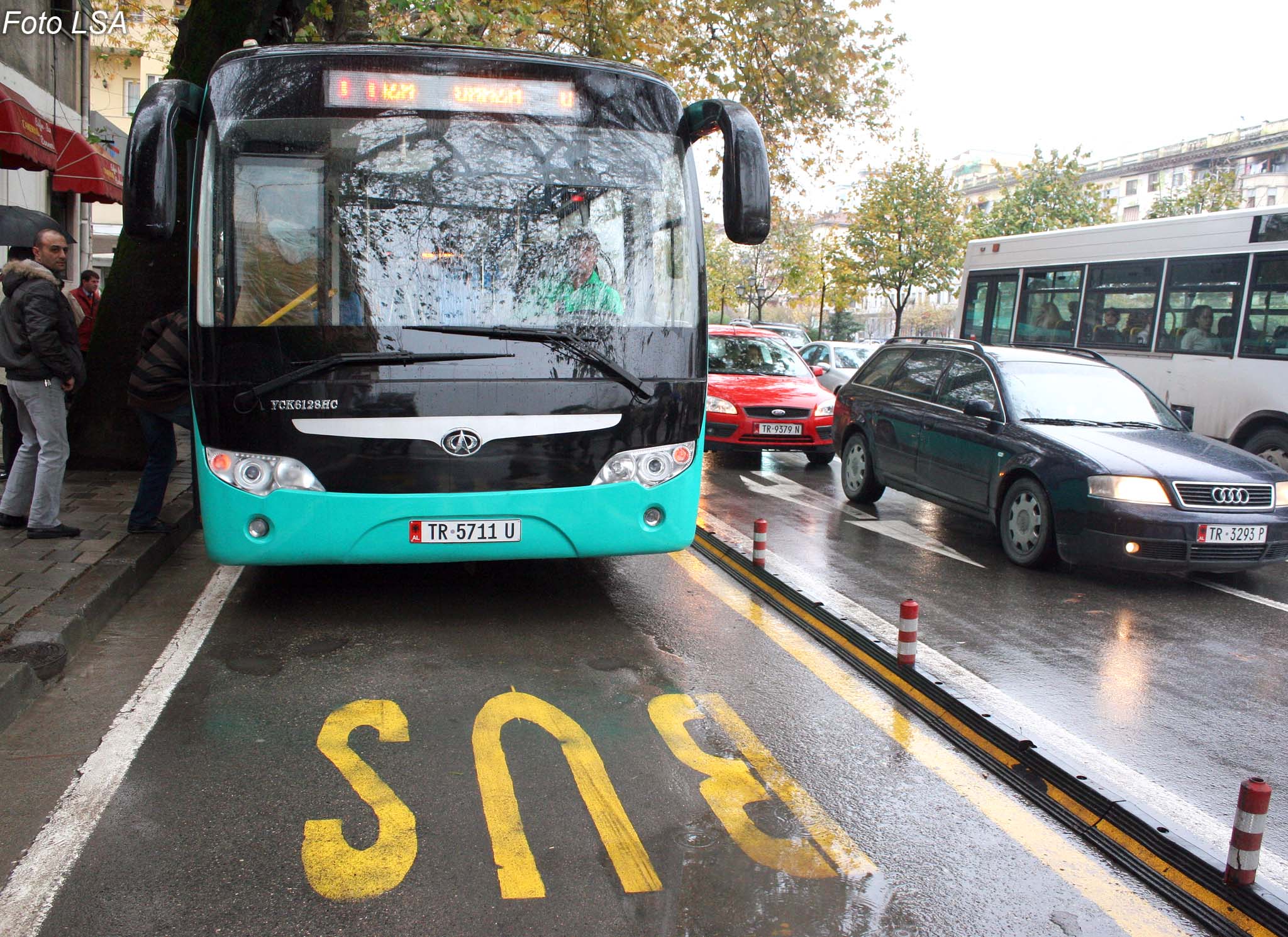 Rama: Kur do të rihapet transporti me autobusë e furgonë