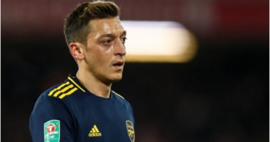 Babai i Ozil zbulon prapaskenën: Bayern ishte gati të nënshkruante djalin tim, por hoqi dorë në çastet e fundit