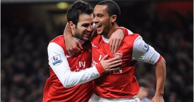 Fabregas feston ditëlindjen, Walcott e bën baltë me urimin e tij