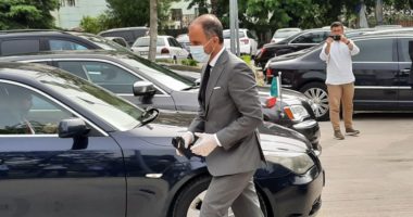 Basha mbledhje me aleatët, ambasadorët e BE mbërrijnë në seline blu