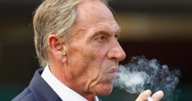 Uniku Zdenek Zeman, si i befasoi lojtar&euml;t duke gjobitur veten dyfish