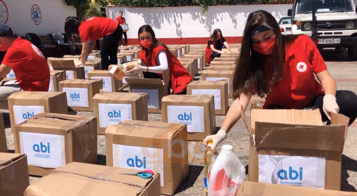 Abi Bank jep ndihma për qindra familje në nevojë