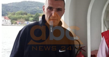 Masakroi të moshuarin në Poliçan, autori shëtiti në fshat me thikë në dorë dhe bluzën me gjak