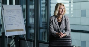 BERZH, parashikim të zymtë për ekonominë e Shqipërisë: Tkurrje më e thellë krahasuar me vendet në zhvillim