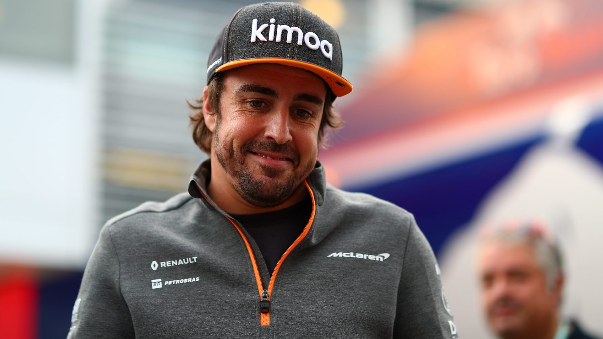 Formula 1/ Vazhdon aventura, Fernando Alonso rinovon me Aston Martin