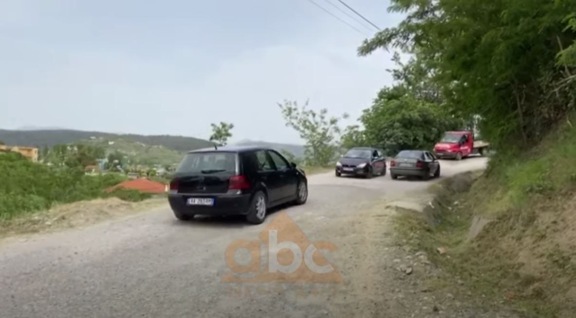 Rruga që nuk gjen zgjidhje në Gjinar të Elbasanit, prej vitit 2012 pa asnjë investim