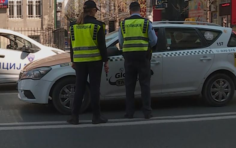 Maqedonia e Veriut heq kufizimet për daljen, baret dhe restorantet hapen nga e enjtja