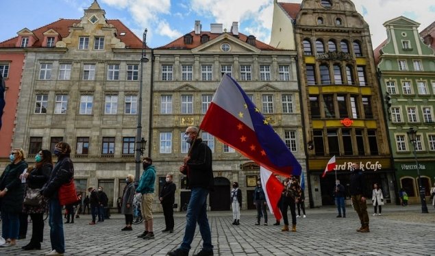 Koronavirusi, Polonia shtyn zgjedhjet presidenciale