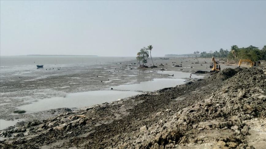 “Luftë” në dy fronte, India po përgatitet për ciklon, në mes të pandemisë