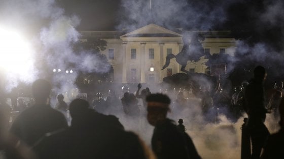 Presidenti Trump dhe zonja e parë vendosen në bunkerin e sigurisë, rikthehet rendi në  Minneapolis