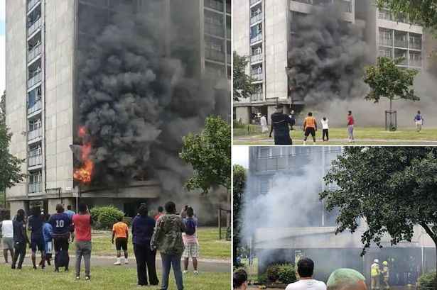 Ndërtesa 17-katëshe përfshihet nga flakët, alarmohen qytetarët në Londër