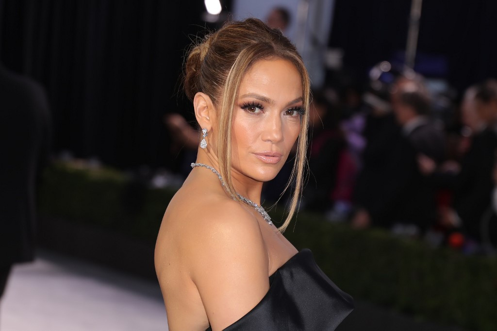 Është 50-vjeçe, por Jennifer Lopez mahnit me format trupore (FOTO)