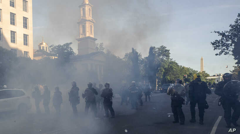 Policia ka përdorur dhunë drejt medias gjatë protestave në Uashington, rrëfen gazetari i VOA