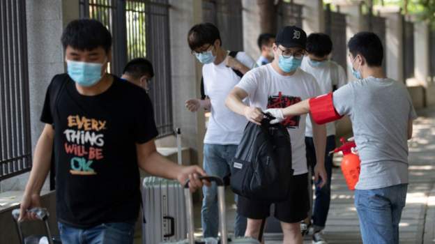 Për herë të parë në disa muaj, studentët e Wuhan-it kthehen në universitete