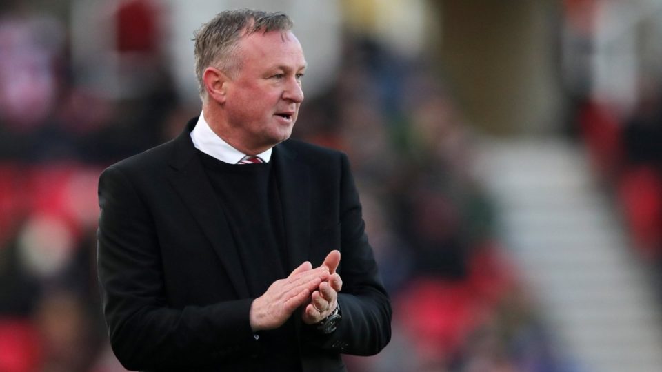 Trajneri u del me koronavirus, anulohet miqësorja me Manchester United