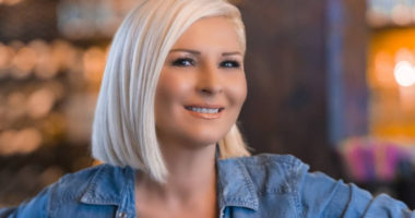 “Njëri më shkuli flokët”, Mihrije Braha rrëfen situatën e pazakontë që i ndodhi në koncert