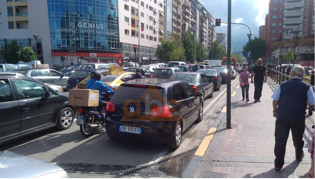 Tirana në normalitet, rikthehet zhurma dhe trafiku