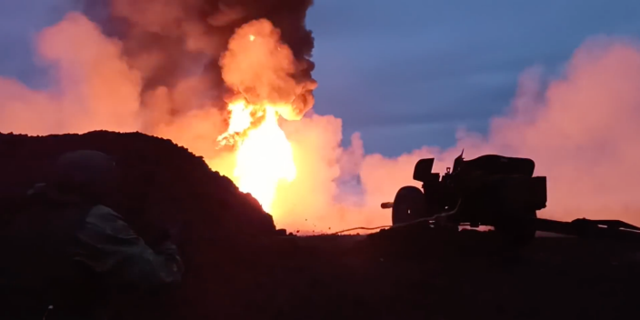 VIDEO/ Ndodh në Rusi, përdorin anti-tank për të shuar zjarrin në një pus nafte