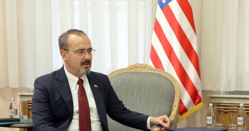 Ambasadori amerikan në Serbi: Takimi në Amerikë, shans për Prishtinën dhe Beogradin