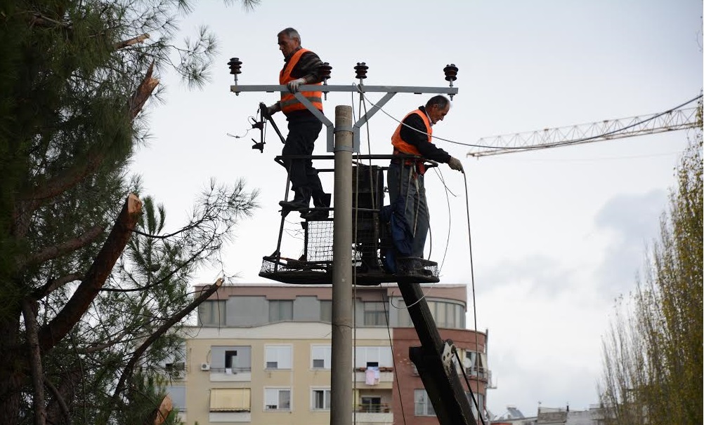 Ndërhyrje në disa fidera, OSHE njofton ndërprerje te energjisë elektrike në Tiranë