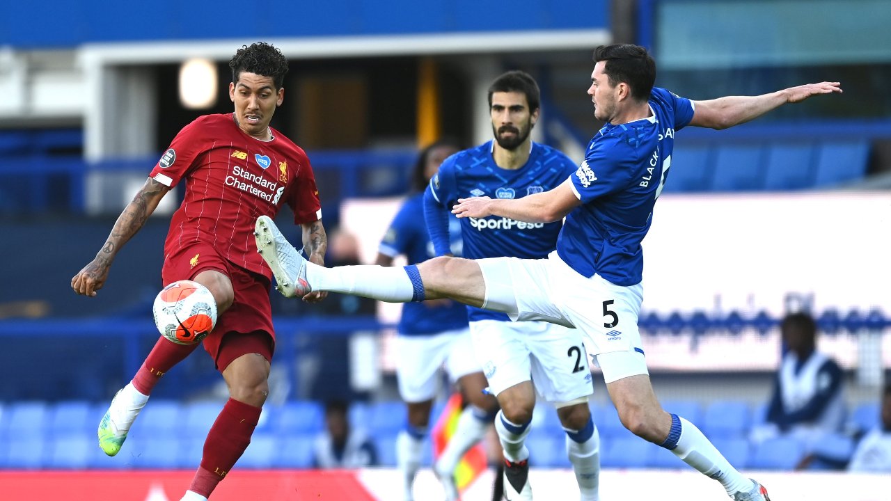 “Merseyside” nuk ka krisma, Liverpoolin e shpëton shtylla