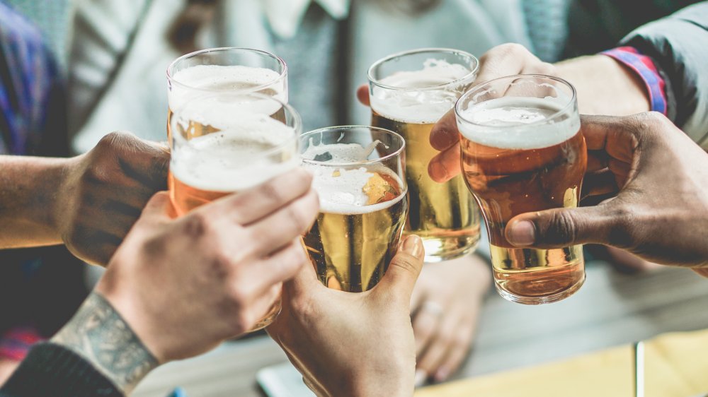 Studimi i ri tregon pse duhet konsumuar një birrë në ditë, sëmundjet që shëron