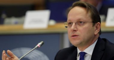 Varhelyi: Ndajmë të njëjtën histori, e ardhmja e Ballkanit Perëndimor është në BE