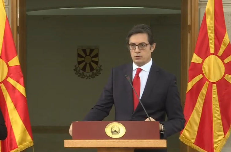 Pendarovski zgjat gjendjen e jashtëzakonshme në Maqedoninë e Veriut