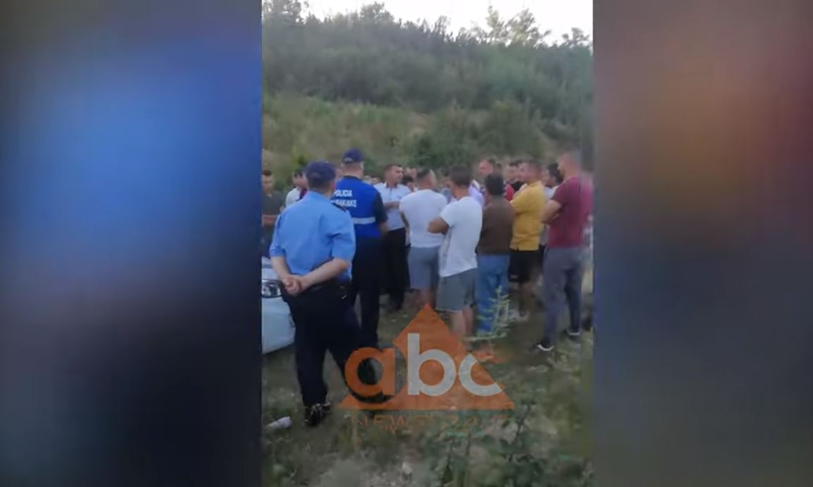 VIDEO/ Kërkojnë “kosh” të ri për plehrat e Durrësit, banorët konfliktohen me ekspertët