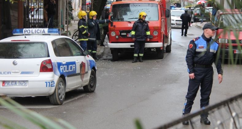 Breshëri në mesnatë ndaj kompleksit në Tiranë, çfarë dyshon policia