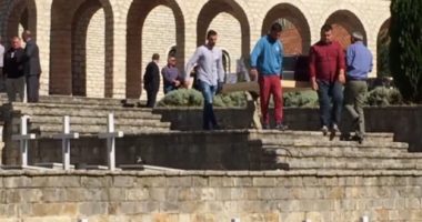 Deputeti: Shqipëria po mbushet me varreza greke me eshtra qensh