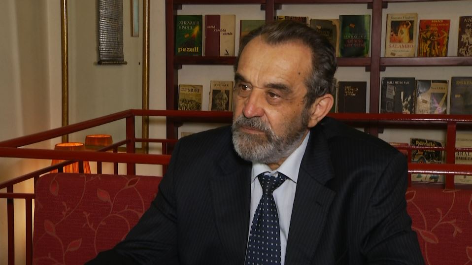 Pas një sëmundje të rëndë, shuhet Moikom Zeqo