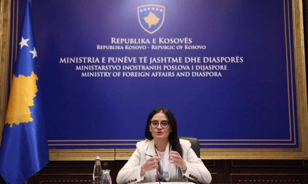 Ministrja e Jashtme në Kosovë: Jemi të shqetësuar pasi Serbia bleu dronë dhe raketa nga Kina