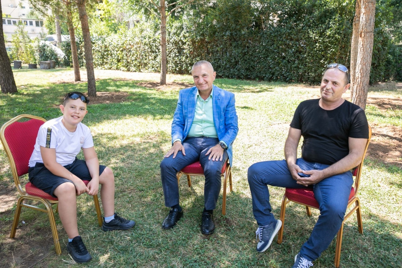 Meta pret në presidencë Alvin Berishën dhe babanë e tij, 12-vjeçari nuk njihet më