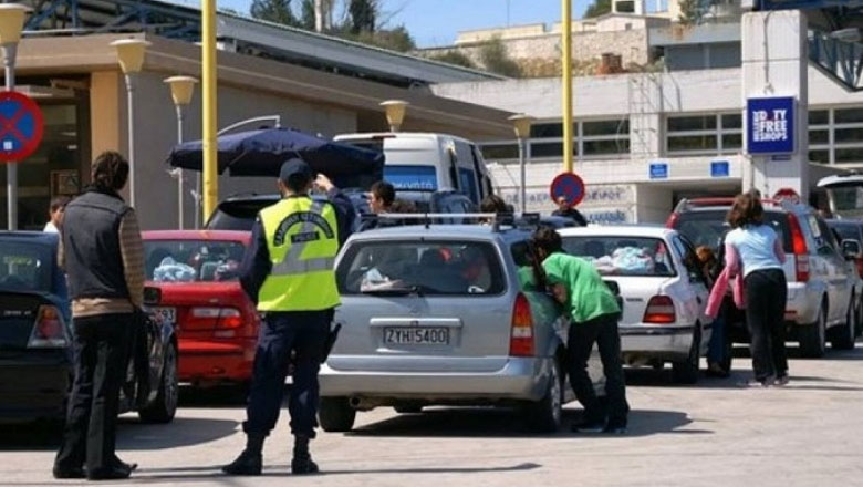 Falsifikuan dokumentet që lejojnë hyrjen në Greqi, 6 të arrestuar mes tyre 4 shqiptarë