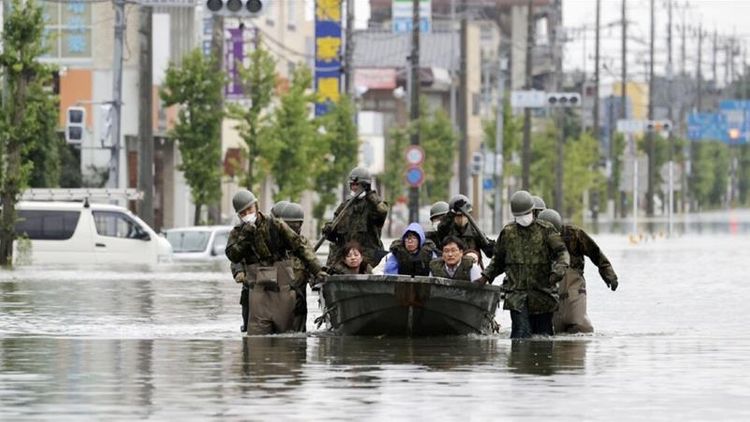 Përmbytje dhe rrëshqitje toke në Japoni, humbin jetën 63 persona