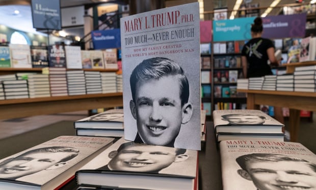 Libri për jetën e Trump, thyen rekord shitjesh brenda një dite