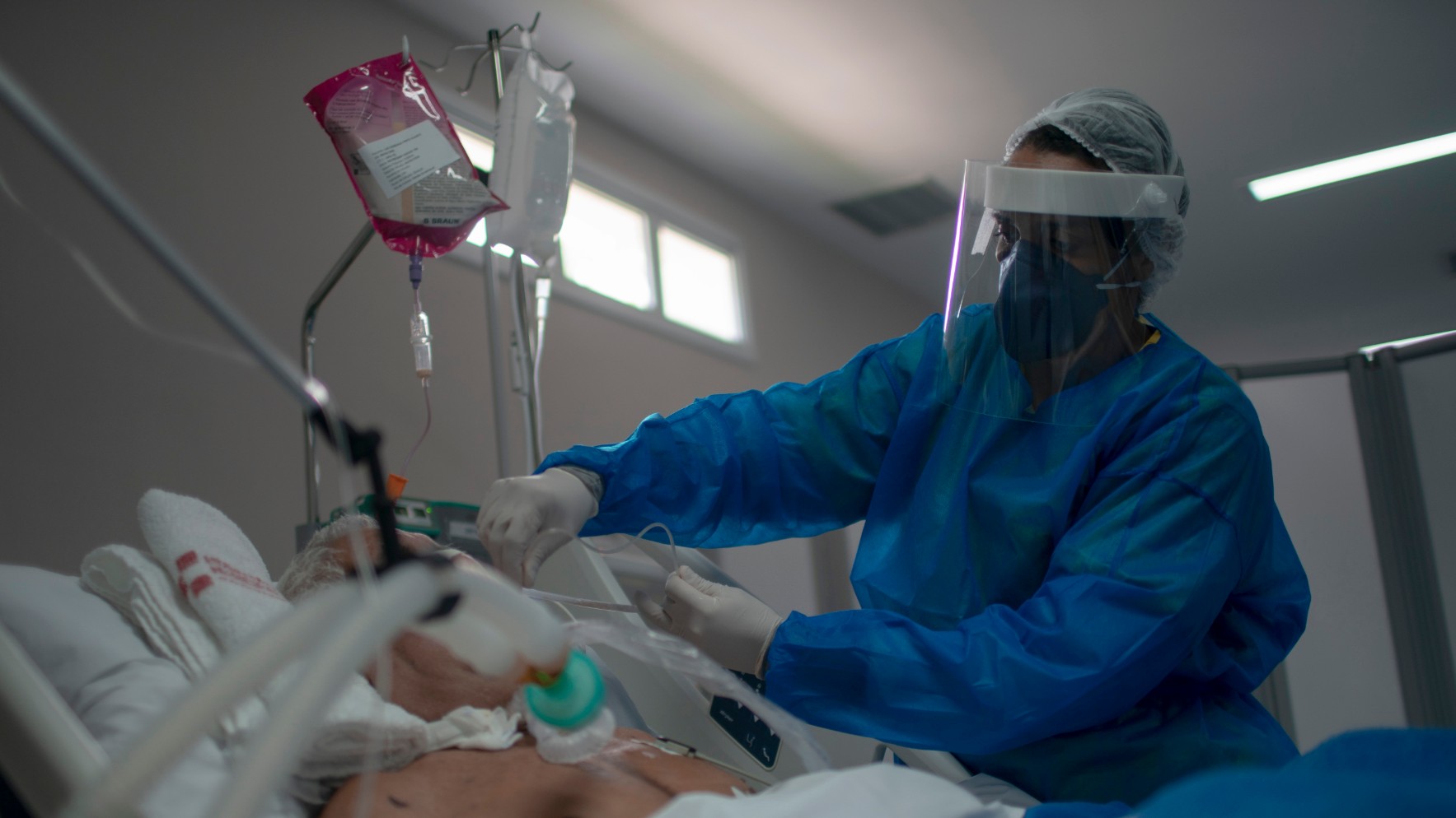 Mjekët bëjnë zbulimin dramatik tek të gjitha organet e të prekurve nga Covid-19