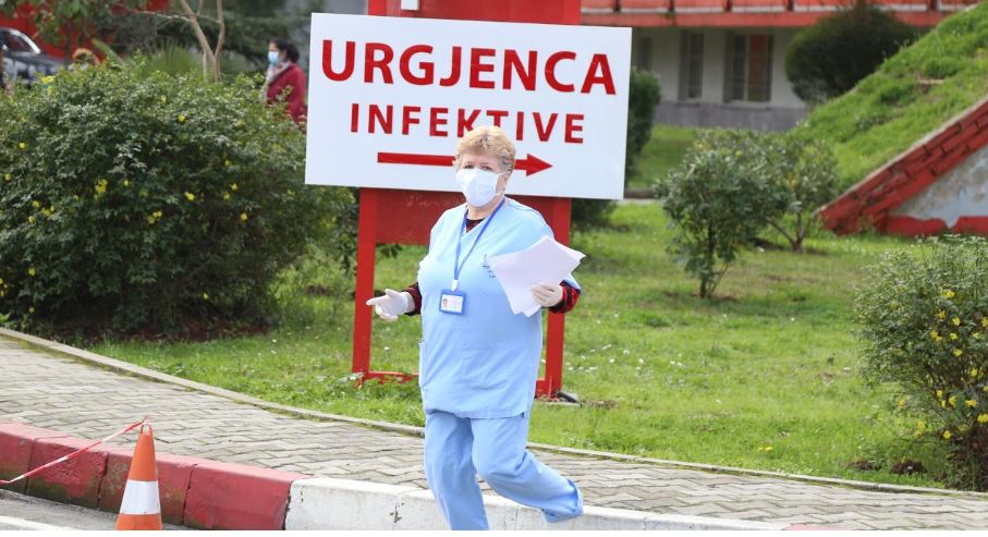 Albanian doctor : I am seeing a hospital that is overflowing with infected patients