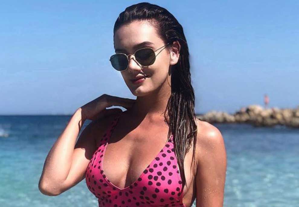 Klaudia Pepa pozon nudo, por vëmendjen e merr ky detaj (FOTO)