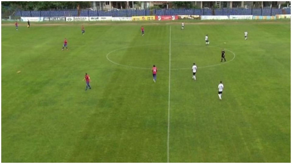 Mungon ambulanca në stadiumin e Gjirokastrës, ndeshja nis me vonesë