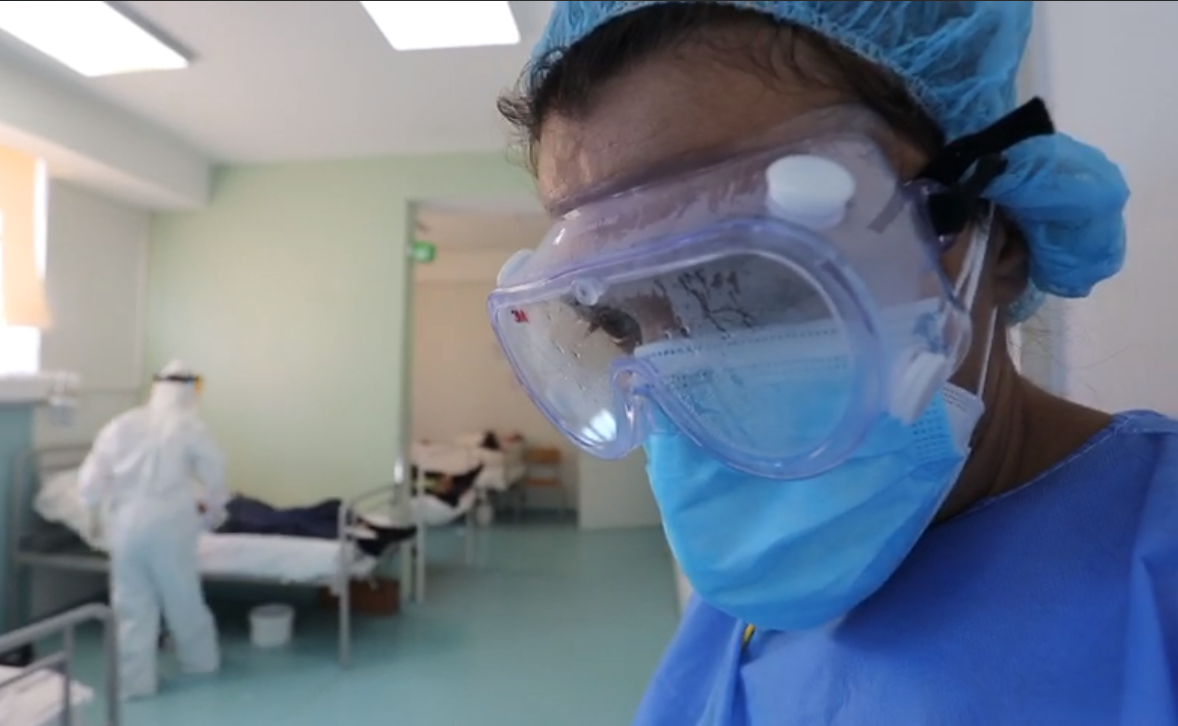 Pamje drithëruese nga ambientet e Spitalit Infektiv, mjekët të sfilitur pas 130 ditësh betejë