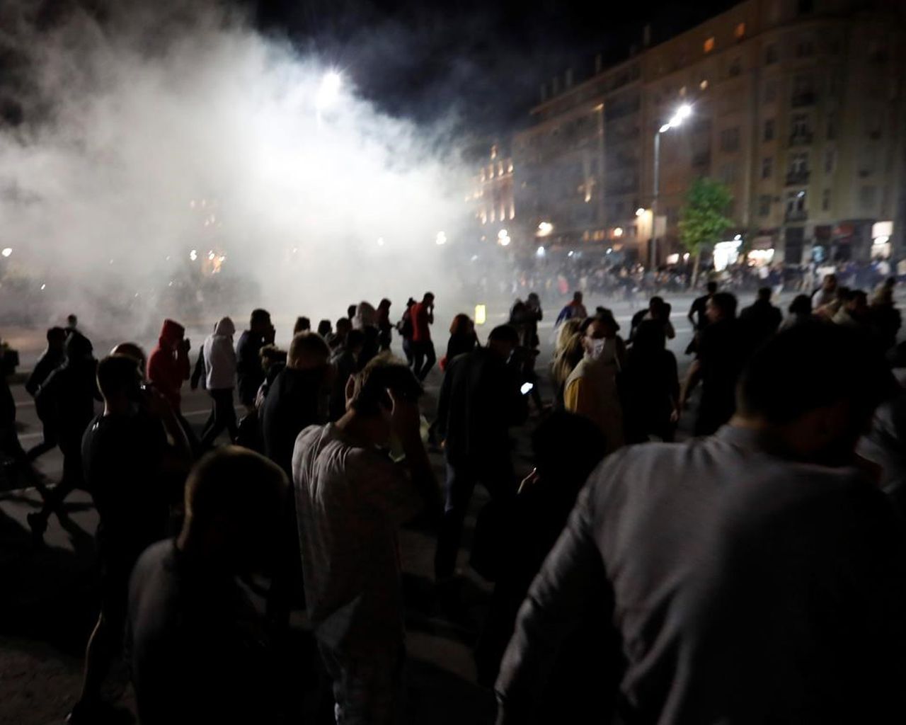 Protestat kundër orës policore,  20 të plagosur në Serbi, mes tyre 13 policë