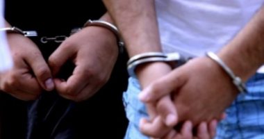 Goditën efektivin e policisë, arrestohen dy të rinj në Tiranë